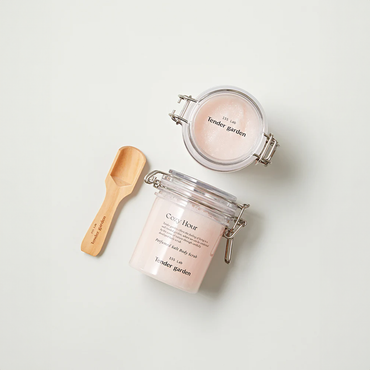 Tender Garden Cozy Hour Perfumed Salt Body Scrub Nr.61 - Filler Lux